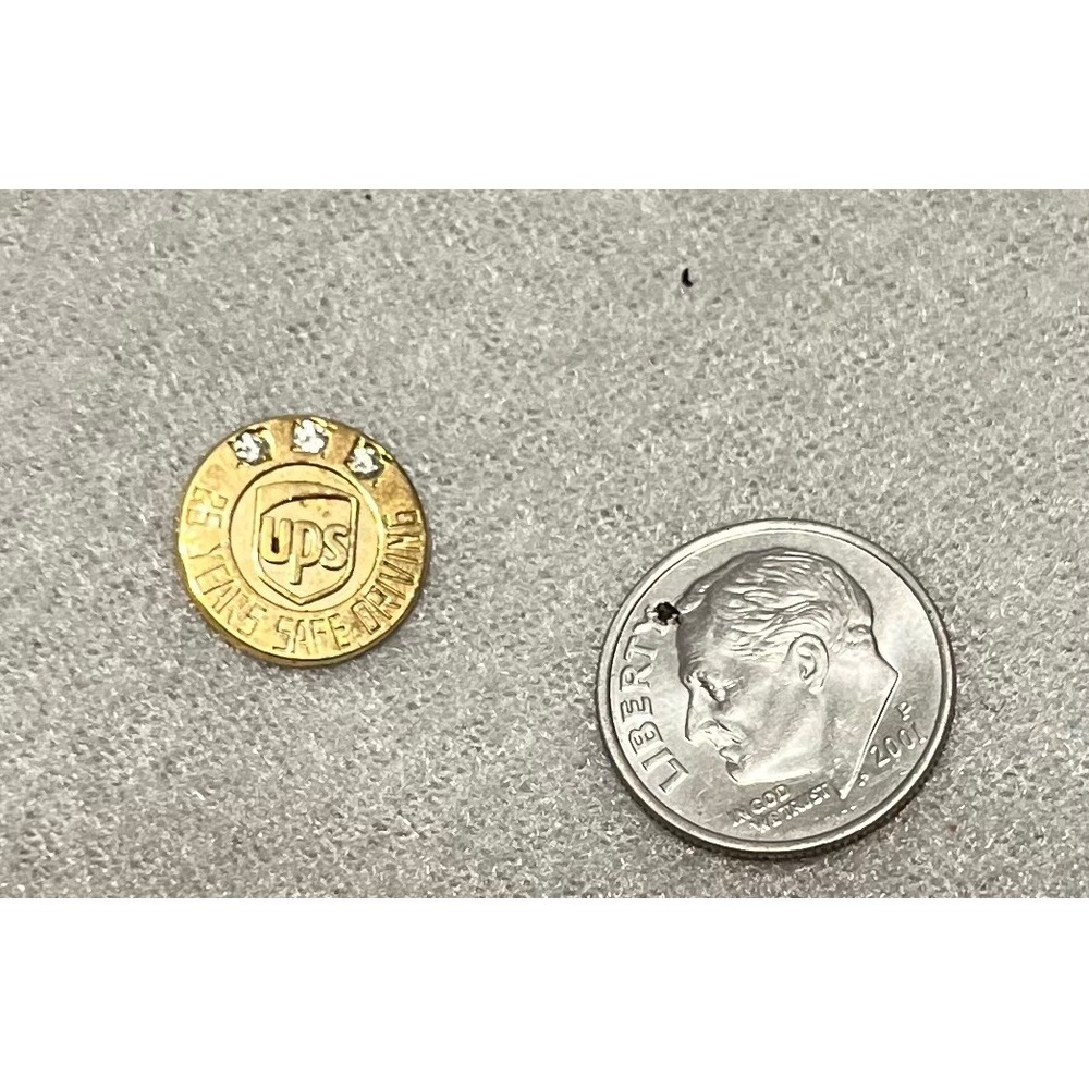 UPS Safe Driving 25 Years Lapel Pin Gold Tone 3 Stone Service Award Recognition